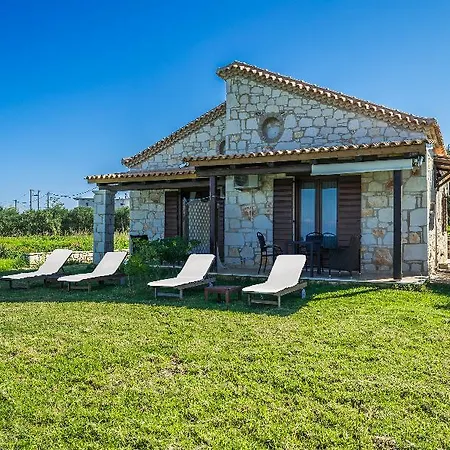 Holiday home Kavos Psarou Amoudi