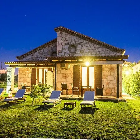 Holiday home Kavos Psarou Amoudi