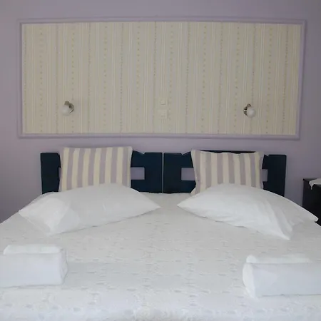 Holiday home Kavos Psarou Amoudi