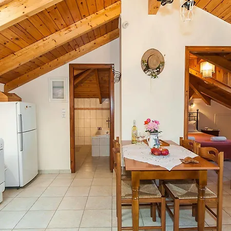 Holiday home Kavos Psarou *