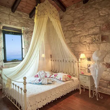 Kavos Psarou Holiday home