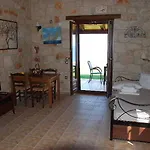 Kavos Psarou Amoudi