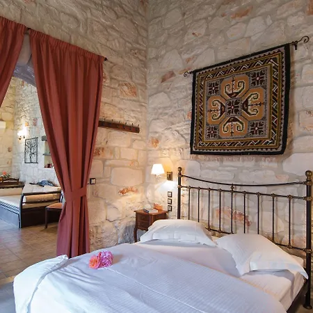 Kavos Psarou Ammoudi