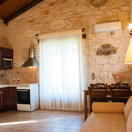 Kavos Psarou Tatil Evi *