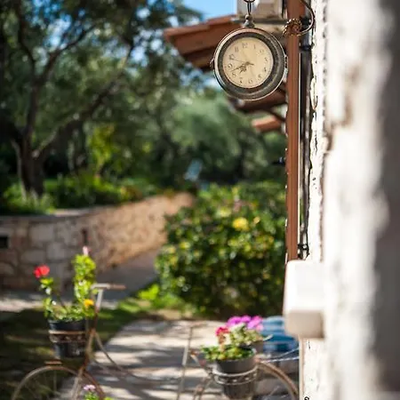 Kavos Psarou Ammoudi